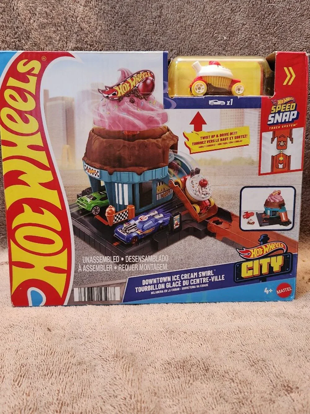 HOT WHEELS City - Downtown Ice Cream Swirl - NEW NIB